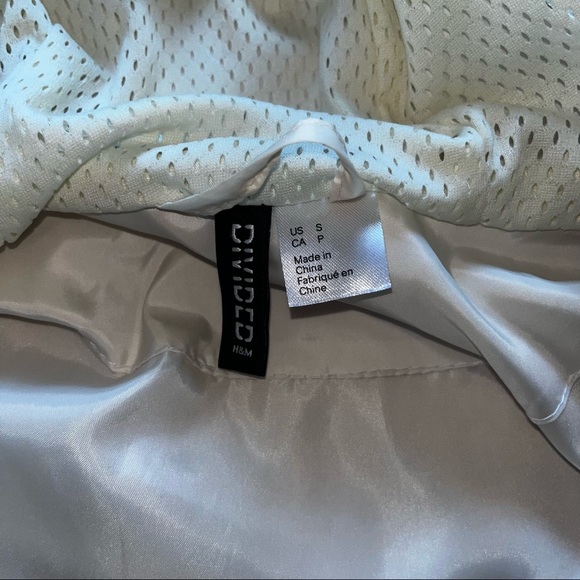 Brand new wind jacket - Picture 2 of 3